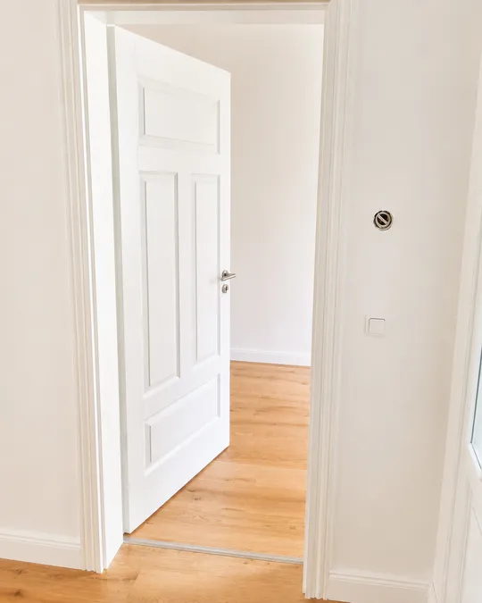 Sanierte Zimmertür im Altbau